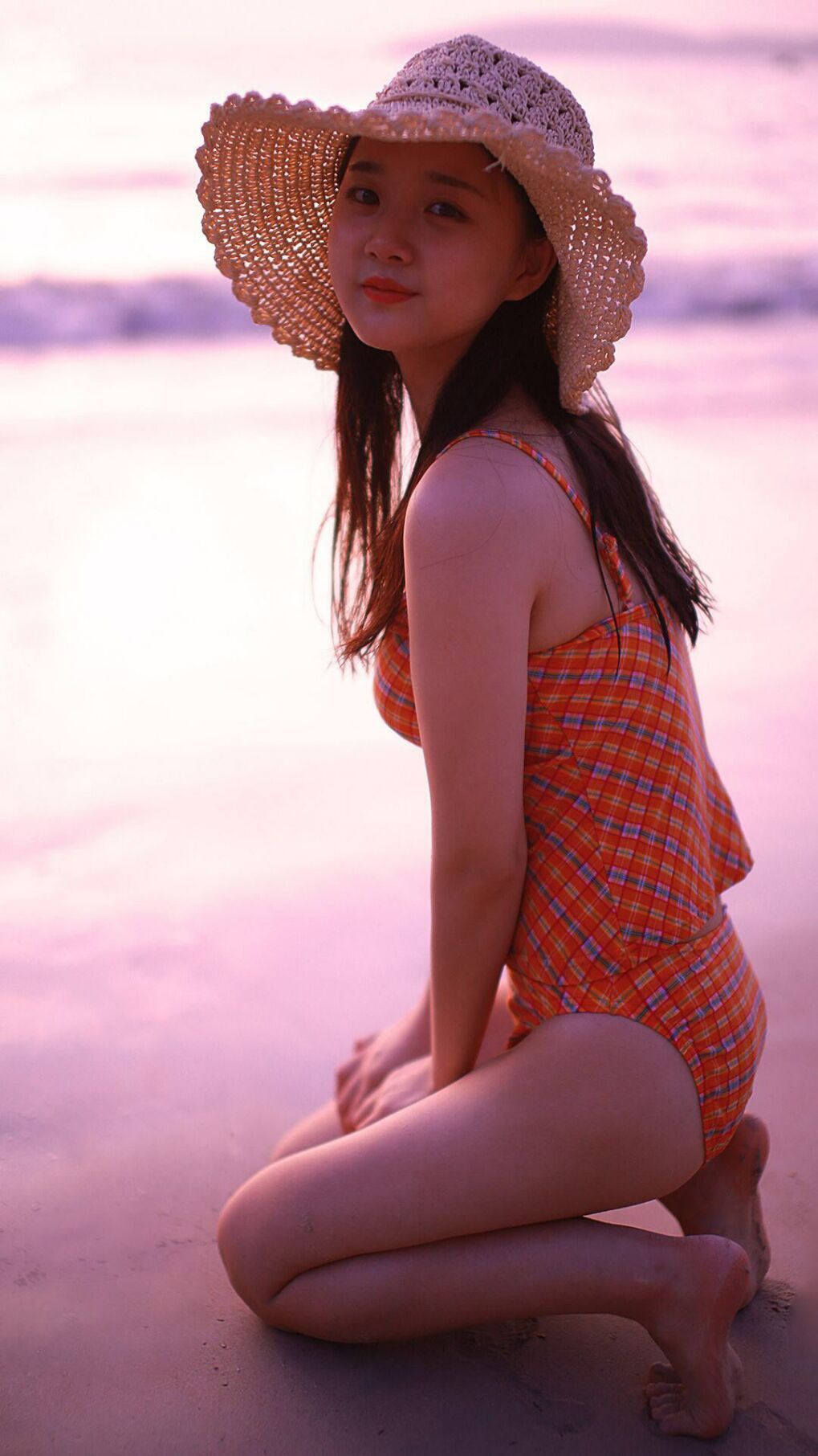 青训梯队与国外球队进行友谊赛积累实战经验提升综合素质，国内青训